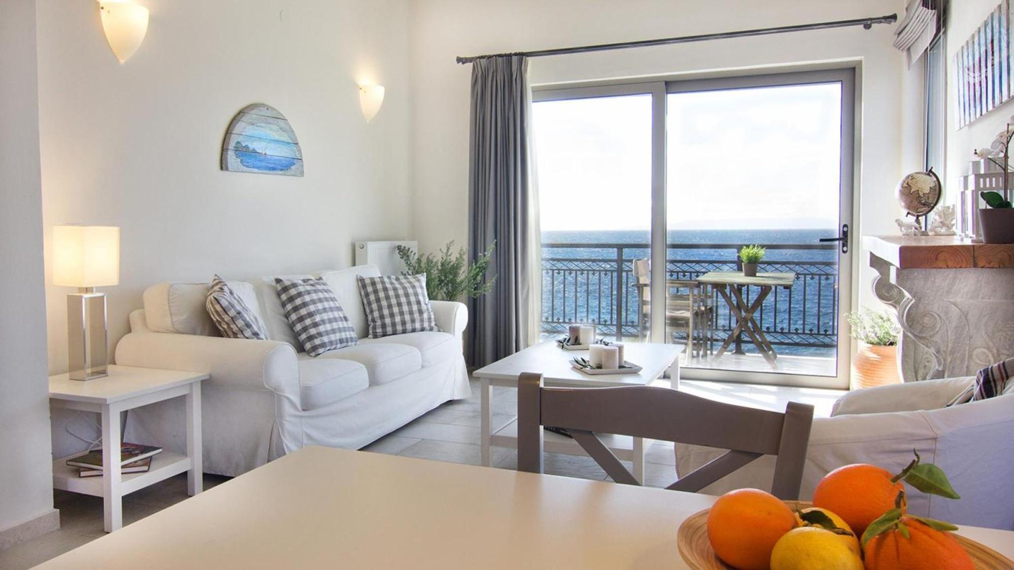 Mani Apartments Suites Agios Nikolaos  Ngoại thất bức ảnh